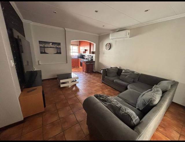 3 BEDROOM HOUSE FOR SALE IN MAGALIESKRUIN